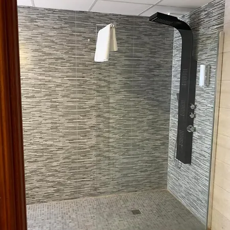 El Patio De La Luna 2*